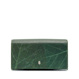 
            
                Load image into Gallery viewer, Emerald green leaf leather wallet with veins of leaf grain throughout. The wallet features a rear outer zippered pocket as well as traditional card and ID sleeves with another zippered compartment on the interior. This wallet features chrome hardware and hand stitching throughout.
            
        